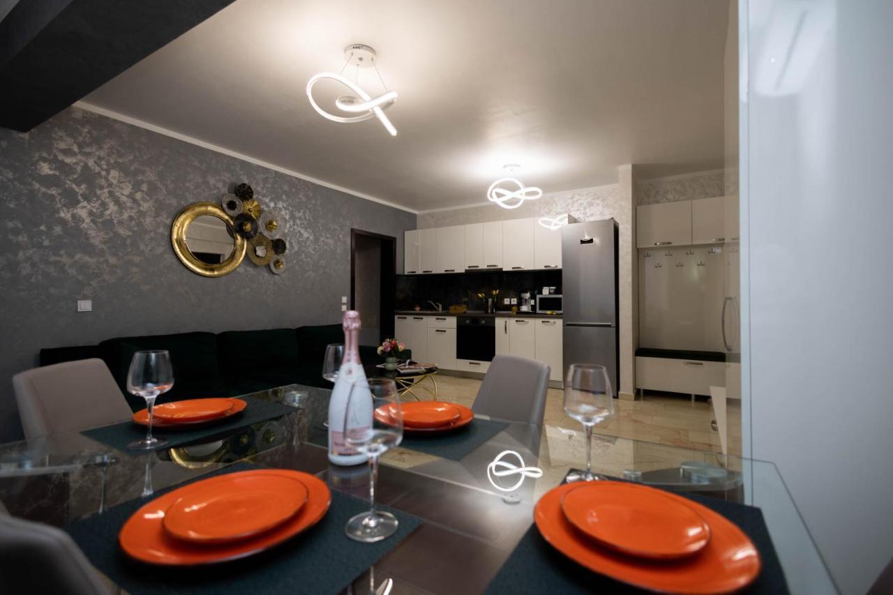 Central Apartament 3 Iasi Ngoại thất bức ảnh